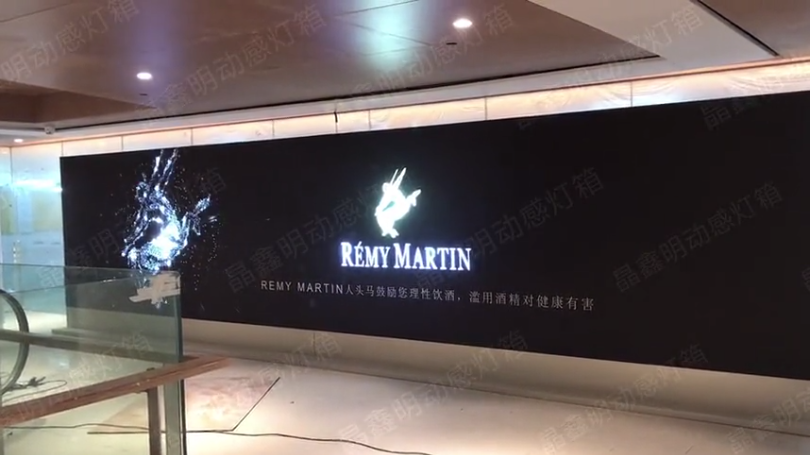 LED动感灯箱厂家告诉你哪种灯更适合灯箱广告