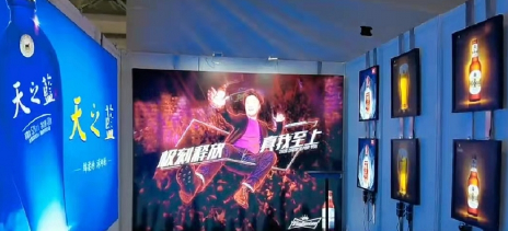 动态灯箱各构成部分分别使用的材质是什么？